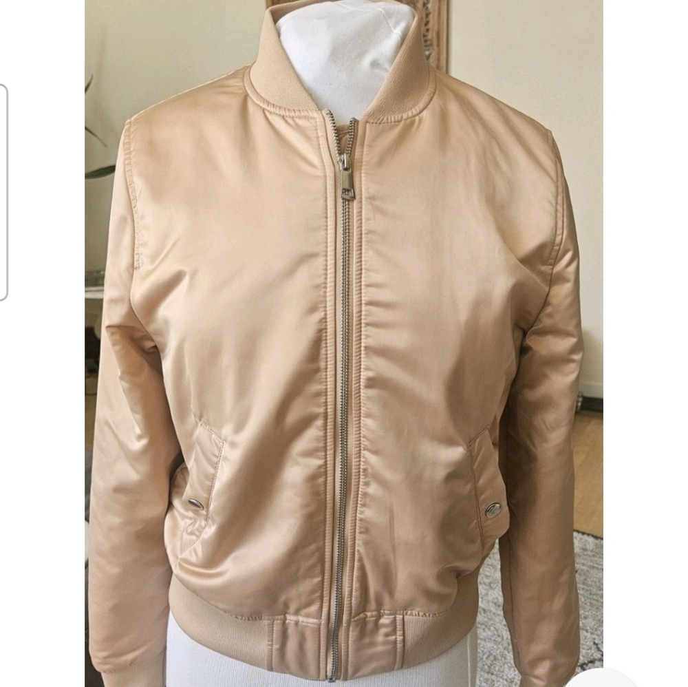 H&M Bomber Jacket Full Front Zip Women's 6/Medium Blush Pink Satin Comfortable
